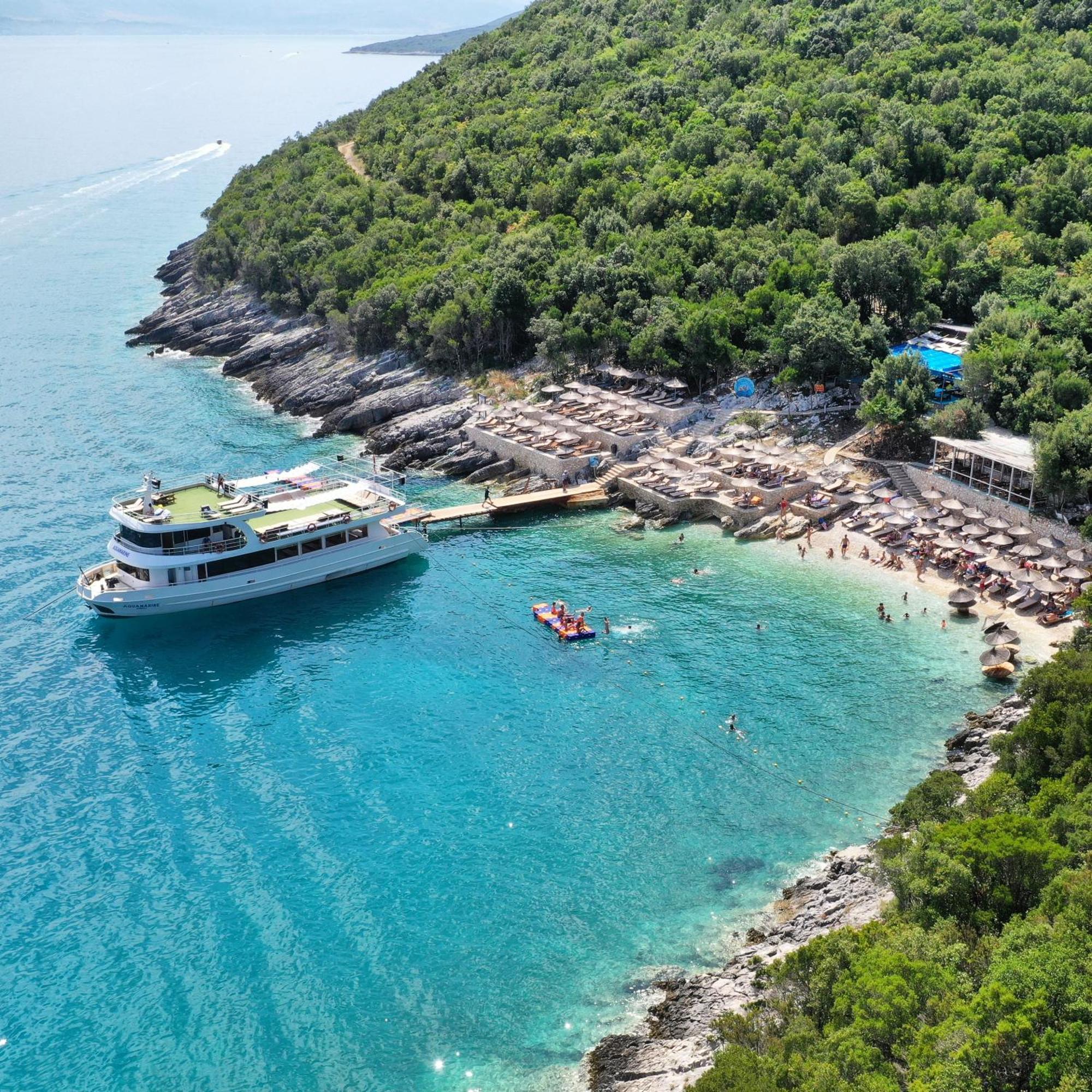 Diora'S Hotel And Apartments Vlore Exterior photo