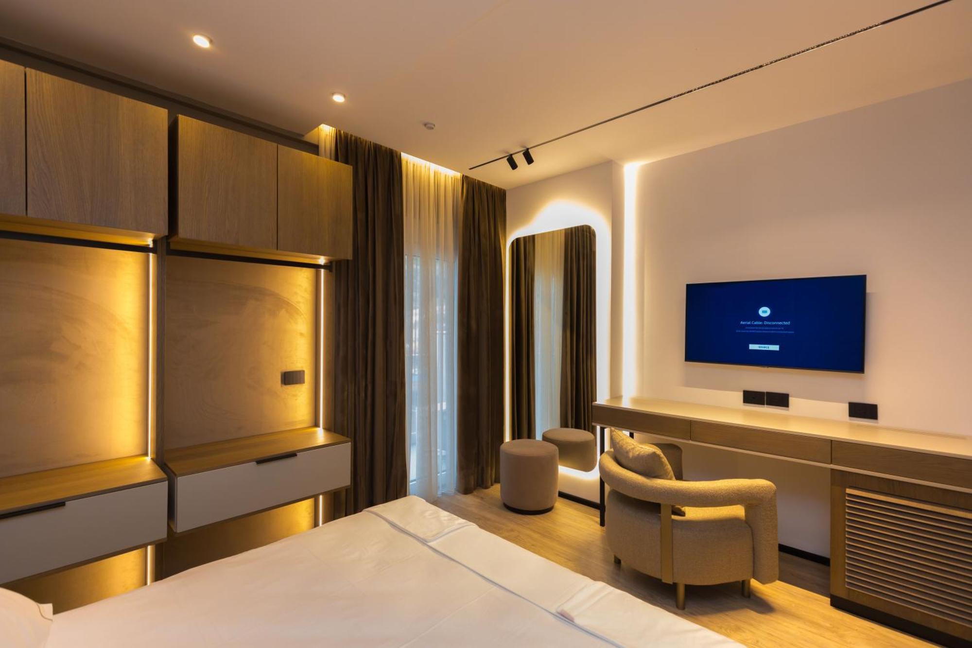 Diora'S Hotel And Apartments Vlore Exterior photo