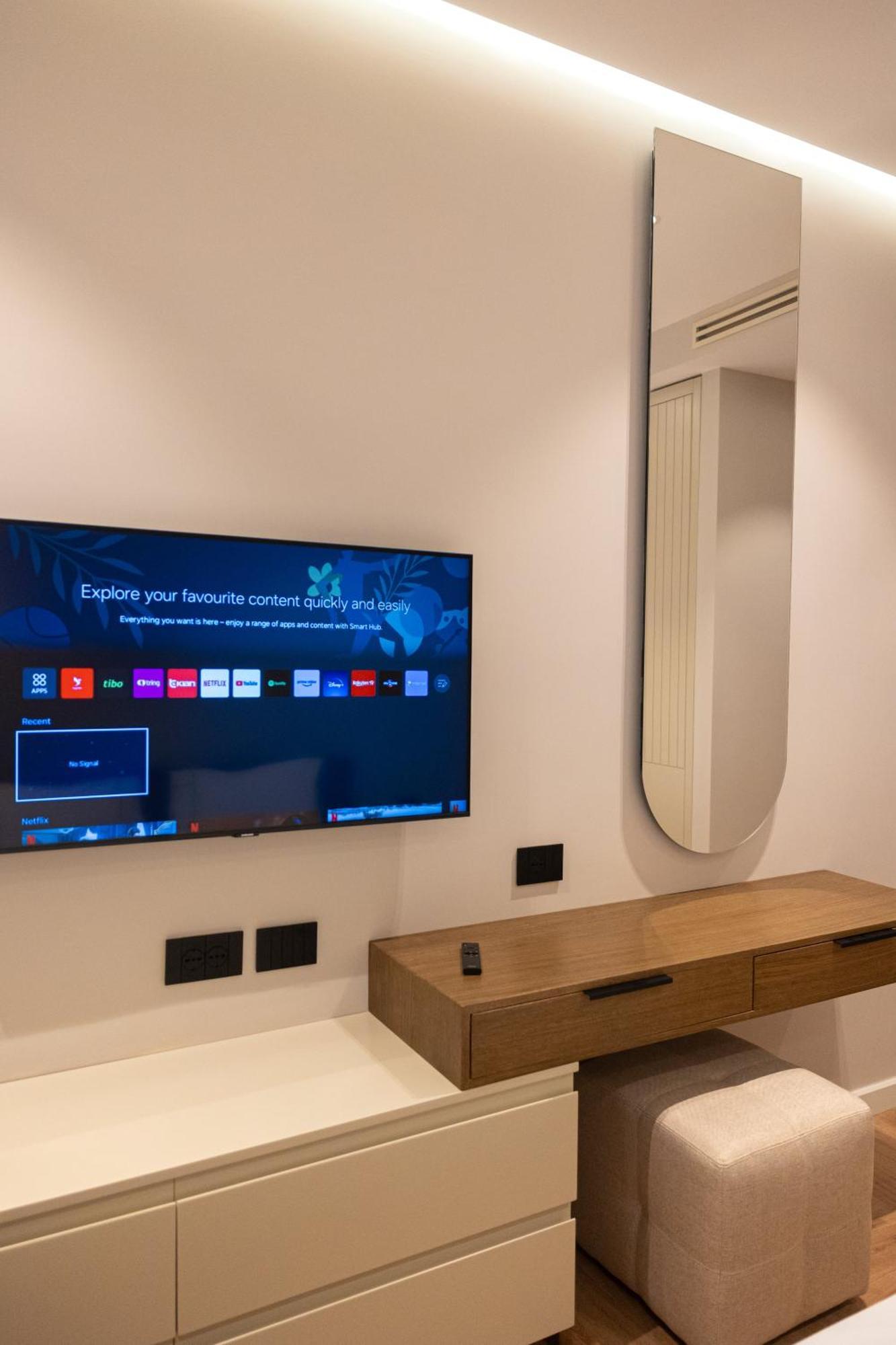 Diora'S Hotel And Apartments Vlore Room photo